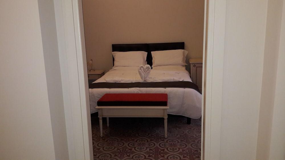 Umberto House Hotel