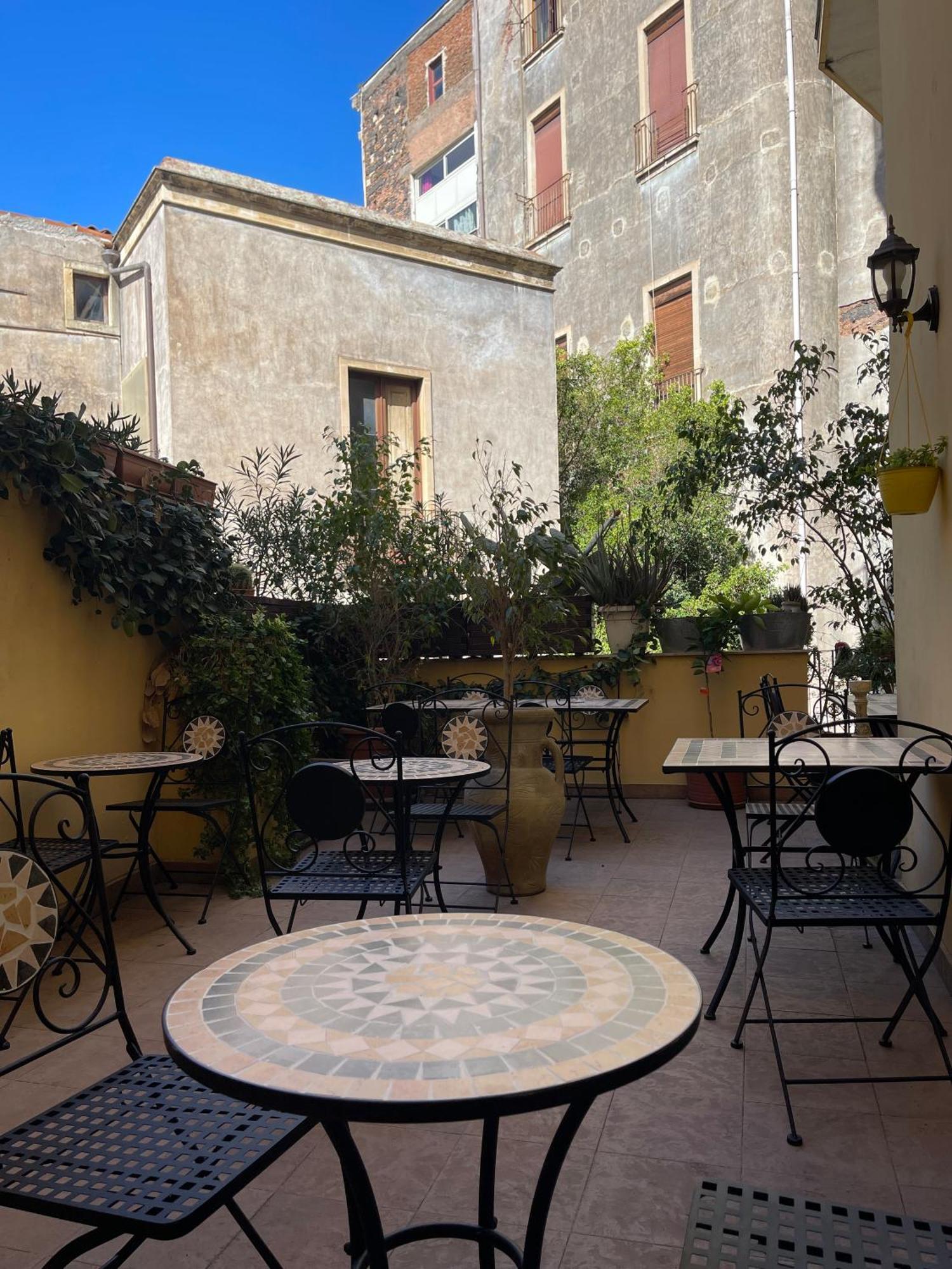 Umberto House Hotel